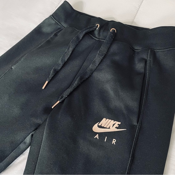 Nike Air Tracksuit SET - Picture 6 of 10
